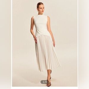 NWT Commense White Pleated Midi Dress